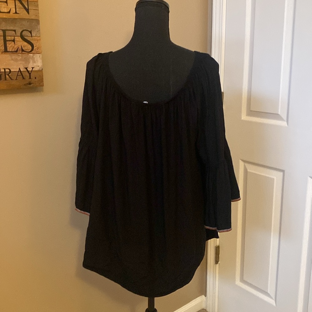 Solitaire boho embroidered top Sz1X, wear off shoulder, embroidered bell sleeves - Picture 3 of 7